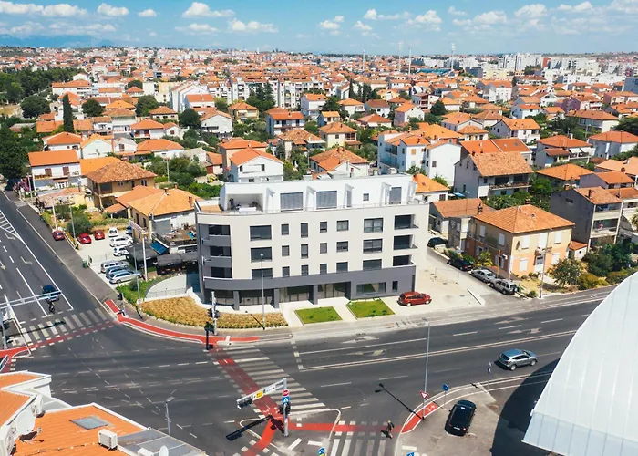 Rixos Private Parking Garage * Zára